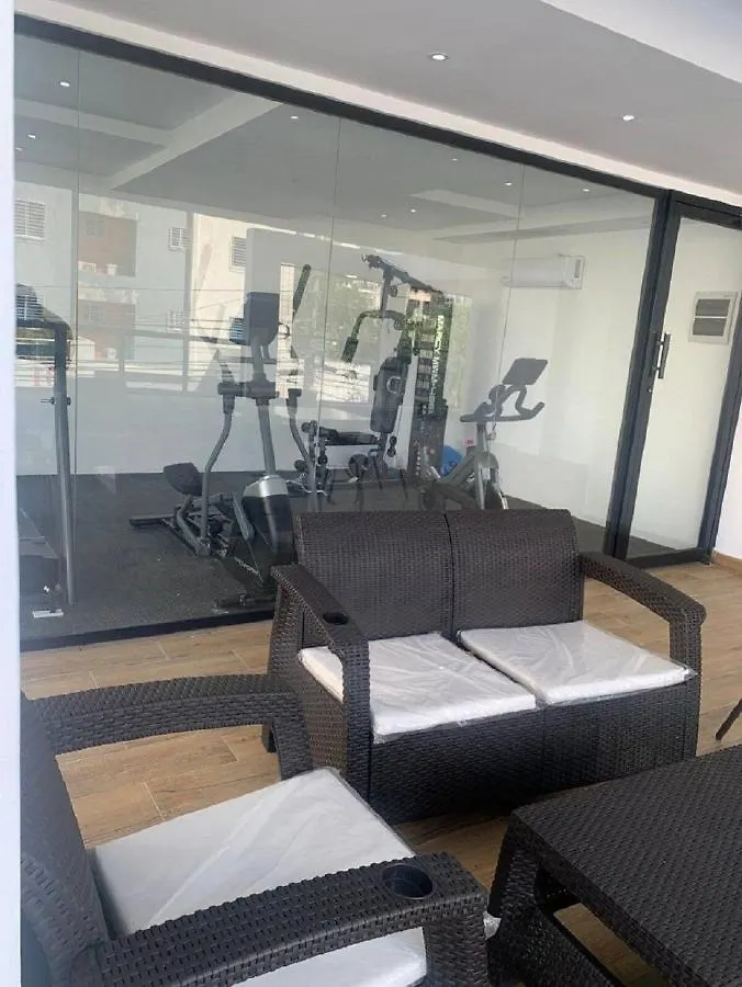 Bello Apartamento En Evaristo Morales, 1 Br Santo Domingo