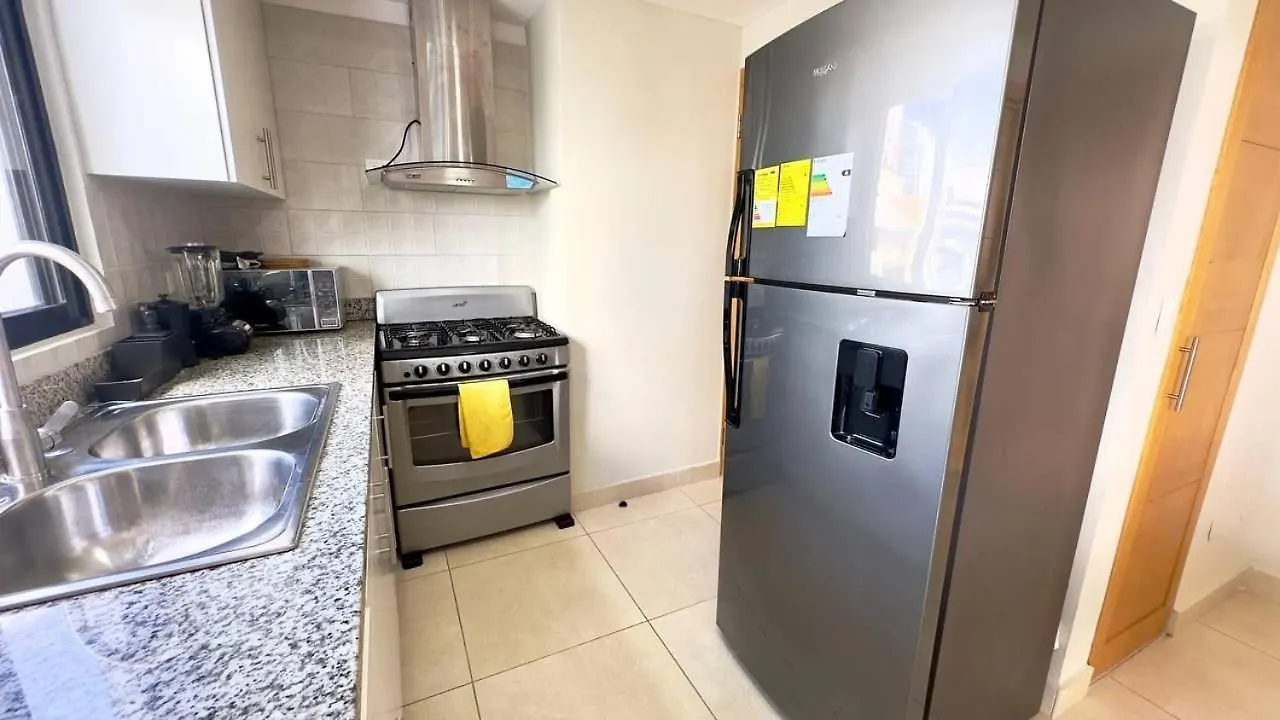 Bello Apartamento En Evaristo Morales, 1 Br 산토도밍고 아파트