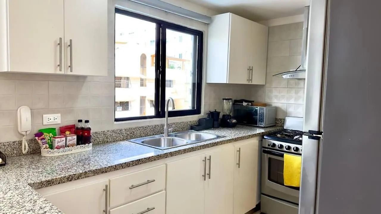 Bello Apartamento En Evaristo Morales, 1 Br 산토도밍고